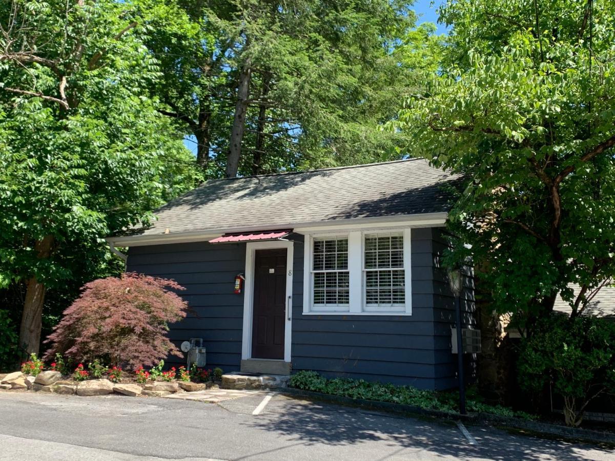 Honeymoon cottage