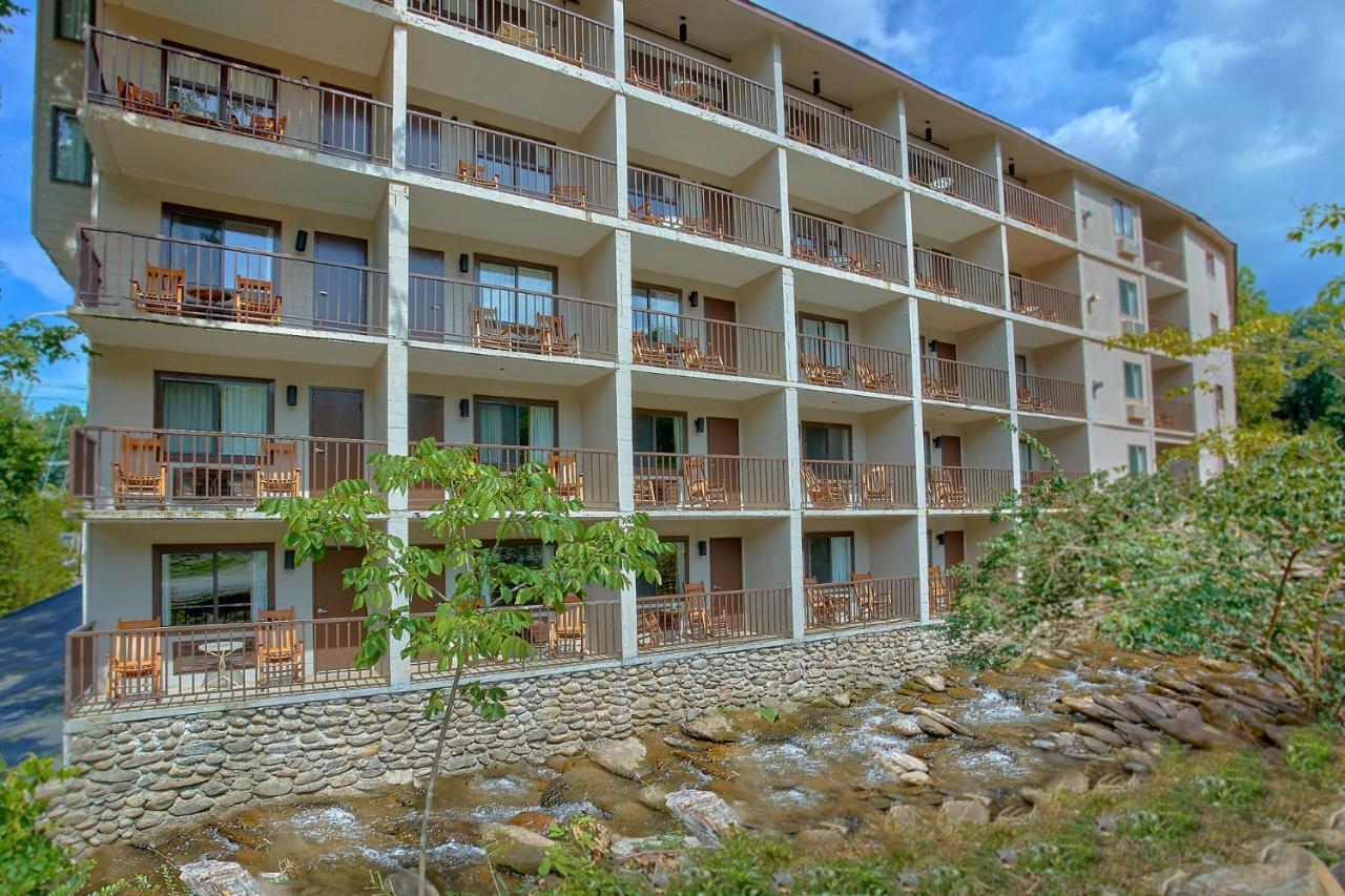 King w or Fireplace & Creekside Balcony No Pets