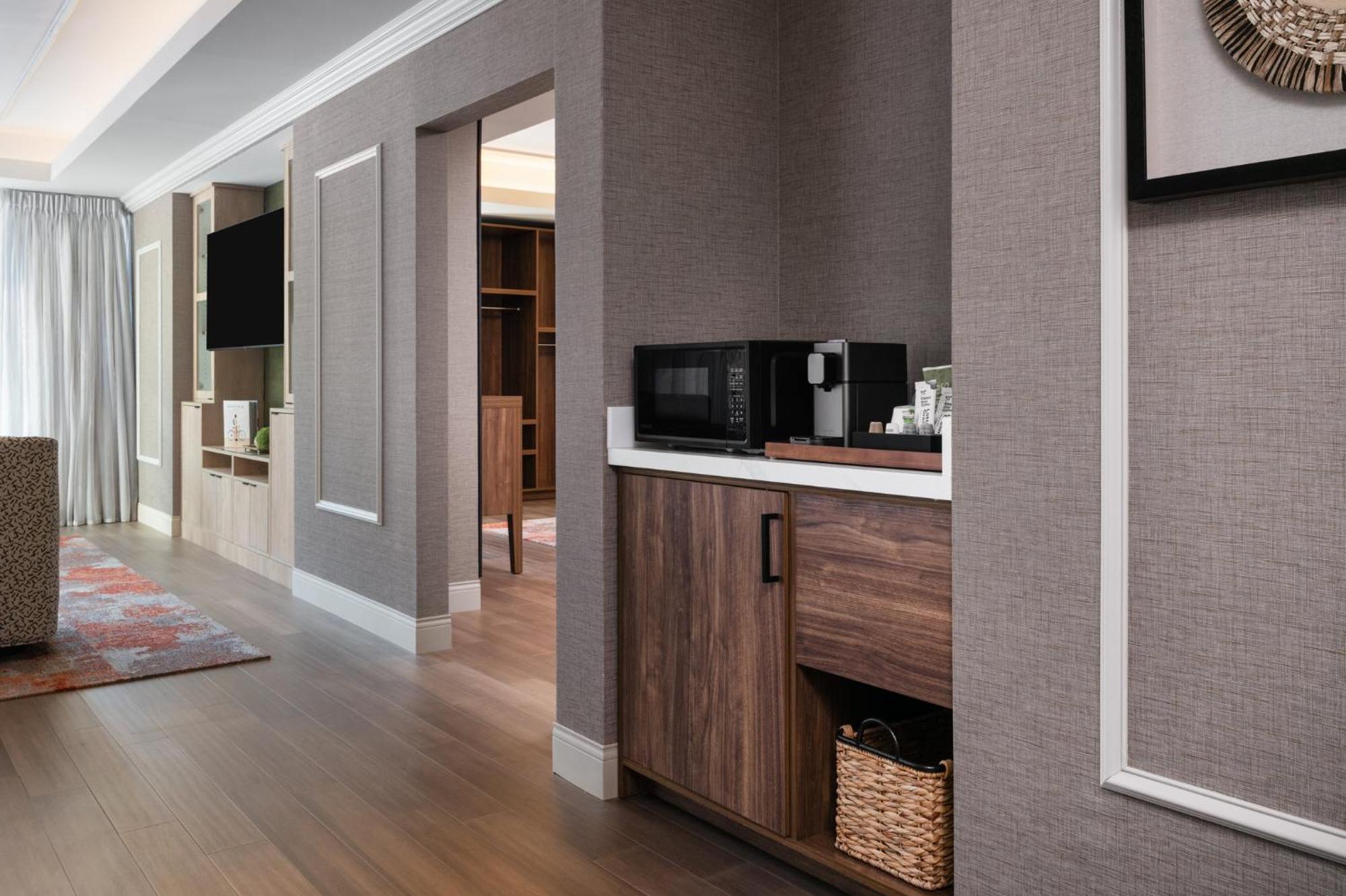 One-Bedroom Suite