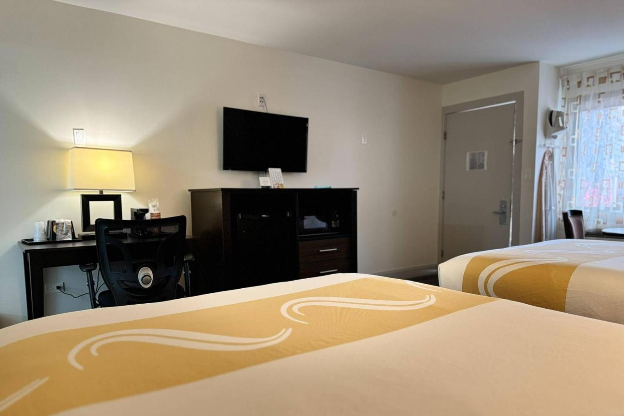 Queen Room Two Queen Beds Non-Smoking
