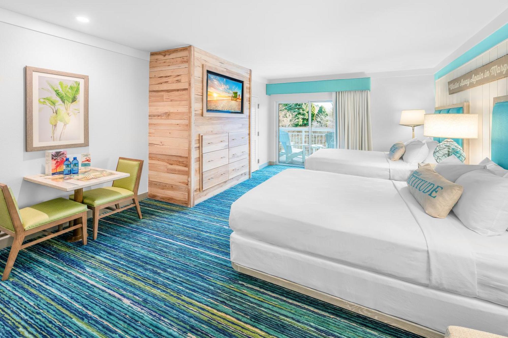 Double Queen Pool Facing Guest Room