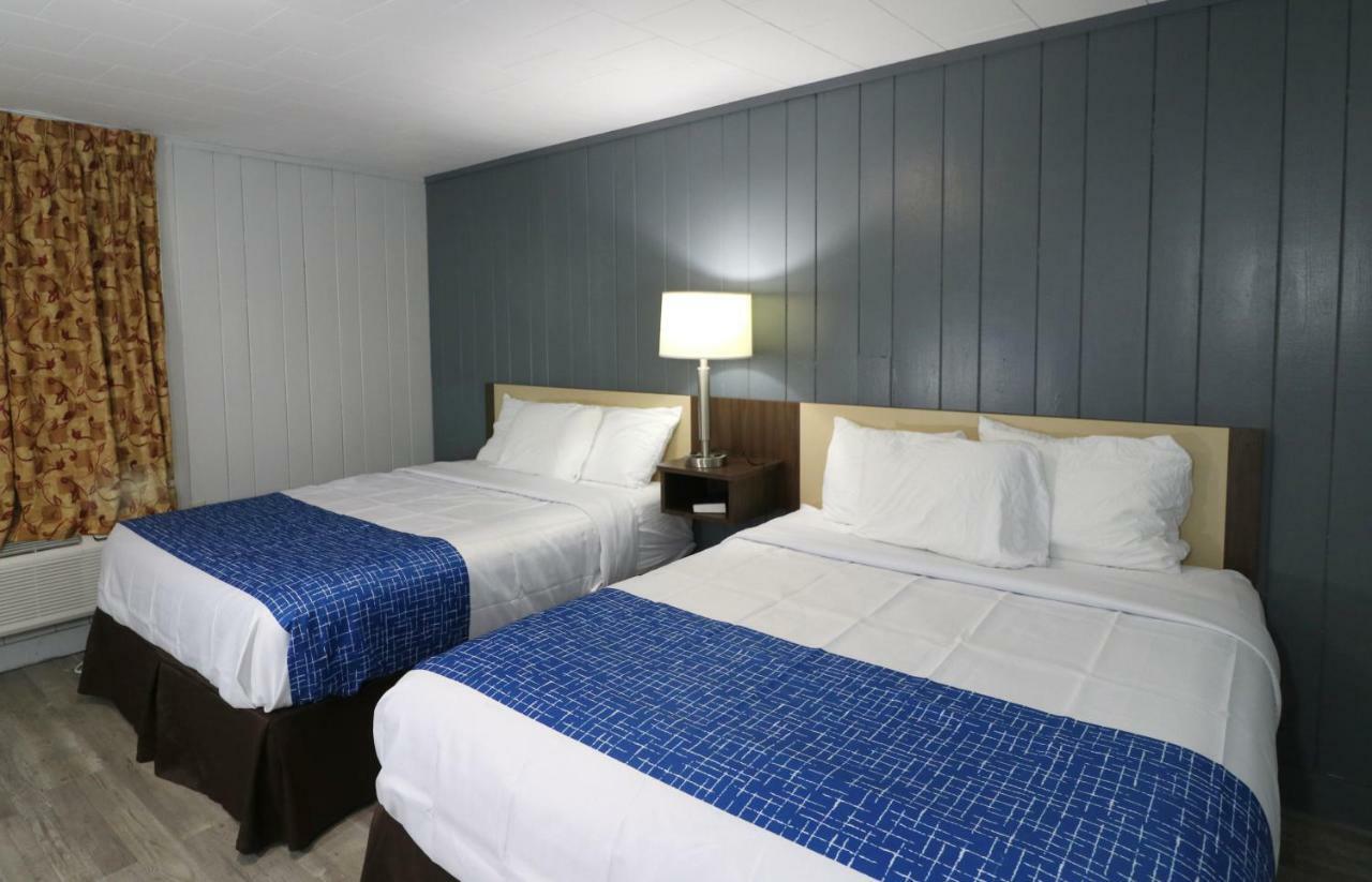 Queen Room Two Queen Beds Non-Smoking