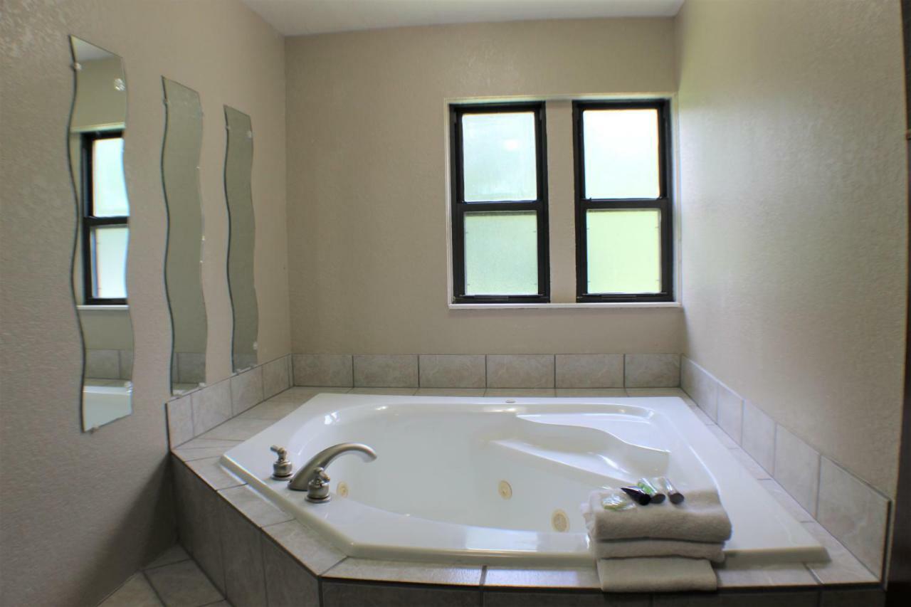 Deluxe King Room Mountain View Jacuzzi,1037411224:JPEG