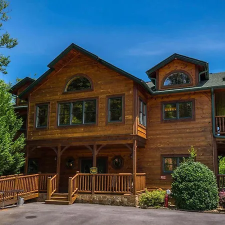 Theater! Pool Table! & Hot Tub! - Bearskin Lodge-2