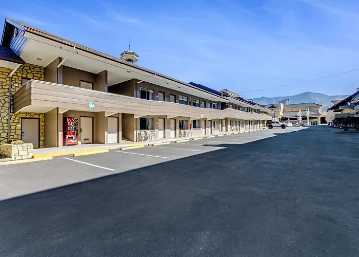 The Wander Hotel Gatlinburg