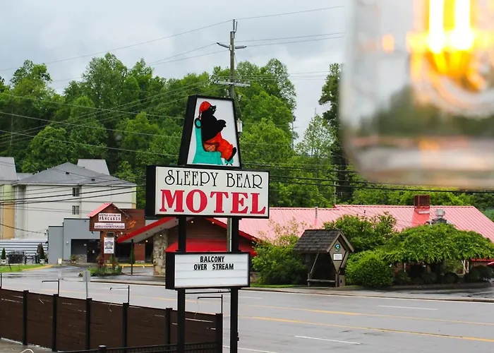 Sleepy Bear Motel Gatlinburg