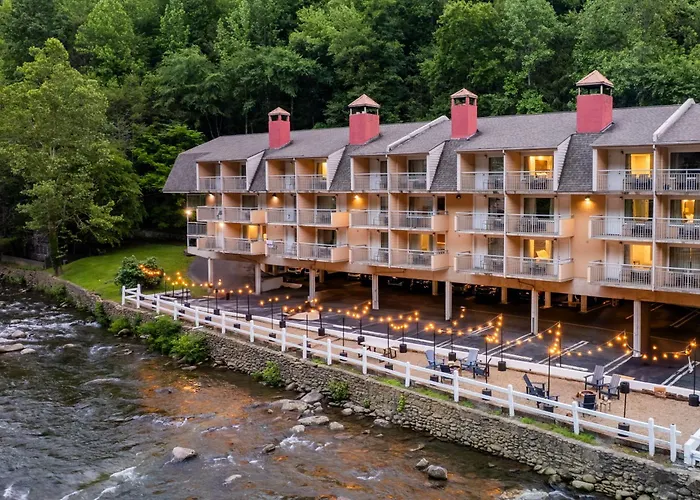 Gatlinburg River Inn