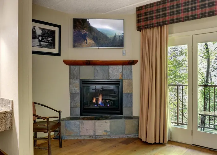 Bearskin Lodge On The River Gatlinburg
