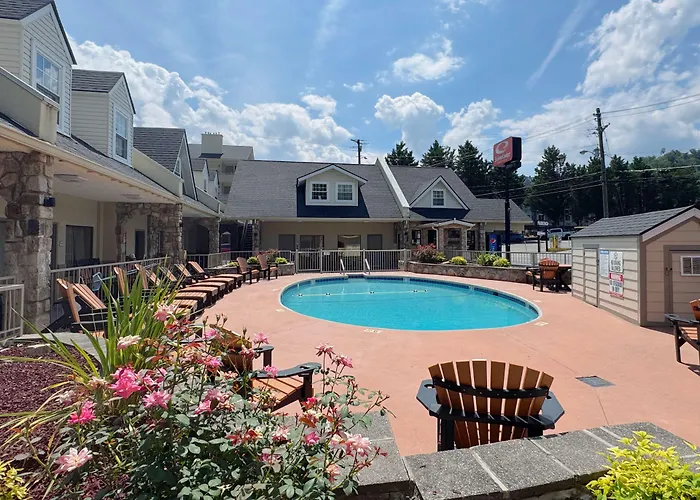 Econo Lodge Inn & Suites Gatlinburg At The Convention Center
