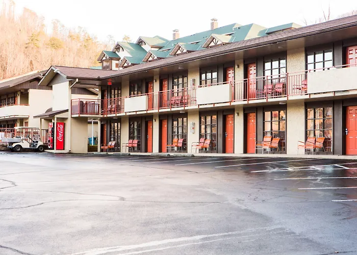 Mountain House Inn Downtown Gatlinburg
